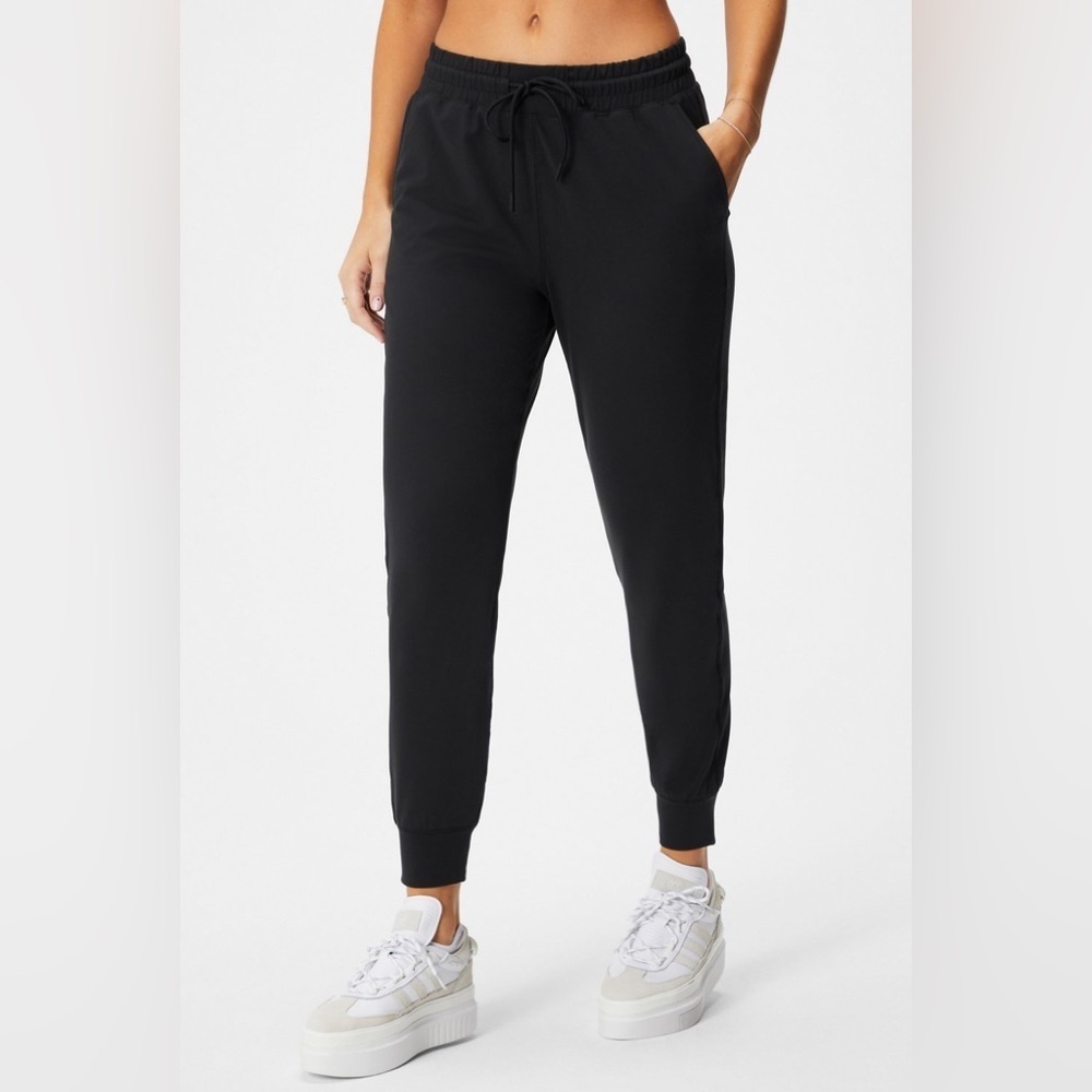 Fabletics high waisted performance jogger NWT XL SHORT